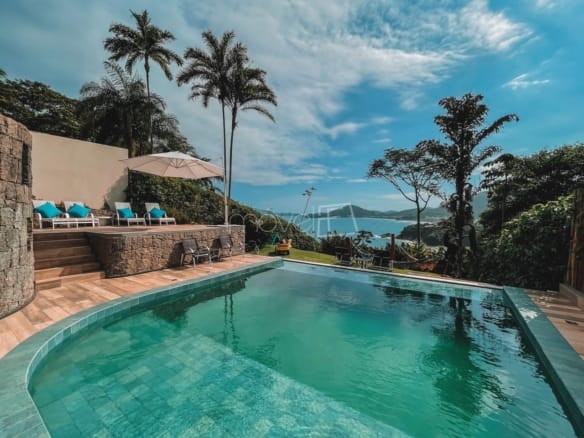 Casa de Condomínio para Venda com 4 quartos, em Itaguá com 400m²