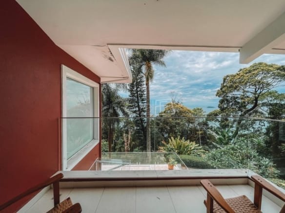 Casa de Condomínio para Venda com 6 quartos, em Ponta das Toninhas com 500m²