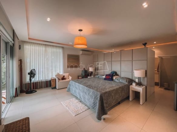 Casa de Condomínio para Venda com 6 quartos, em Ponta das Toninhas com 500m²