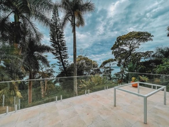 Casa de Condomínio para Venda com 6 quartos, em Ponta das Toninhas com 500m²