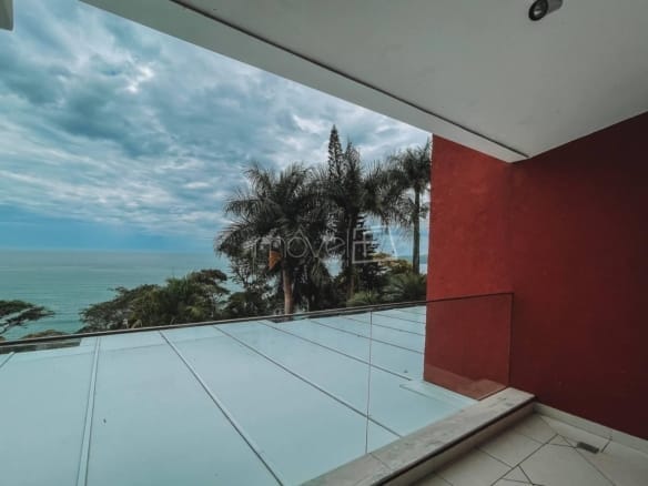 Casa de Condomínio para Venda com 6 quartos, em Ponta das Toninhas com 500m²