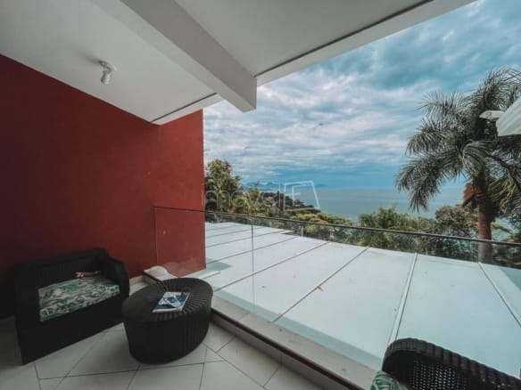 Casa de Condomínio para Venda com 6 quartos, em Ponta das Toninhas com 500m²