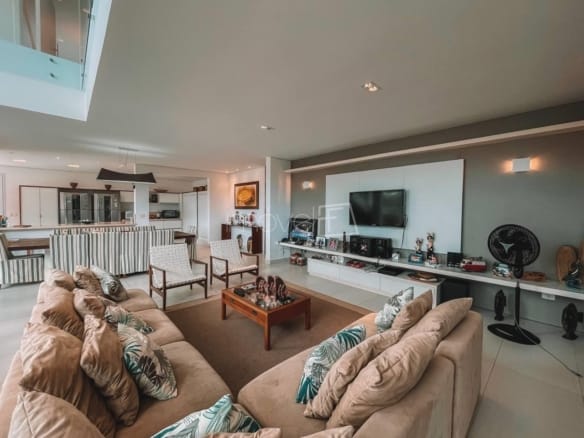 Casa de Condomínio para Venda com 6 quartos, em Ponta das Toninhas com 500m²