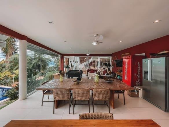 Casa de Condomínio para Venda com 6 quartos, em Ponta das Toninhas com 500m²