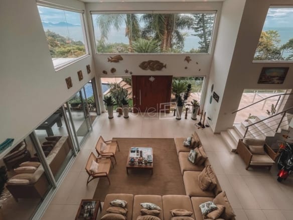 Casa de Condomínio para Venda com 6 quartos, em Ponta das Toninhas com 500m²