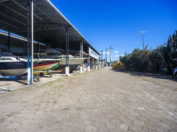 Ponto Comercial para Venda em Barranco Alto com 2474m²