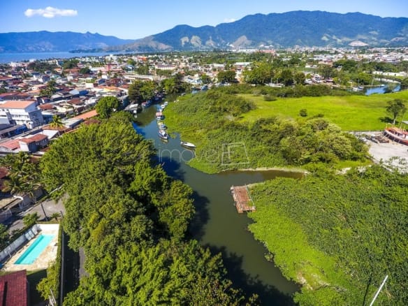 Ponto Comercial para Venda em Barranco Alto com 2474m²