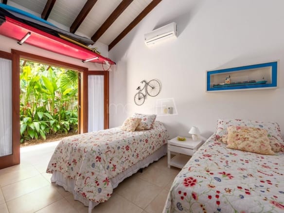 Casa para Venda com 5 quartos, em MARESIAS com 507m²