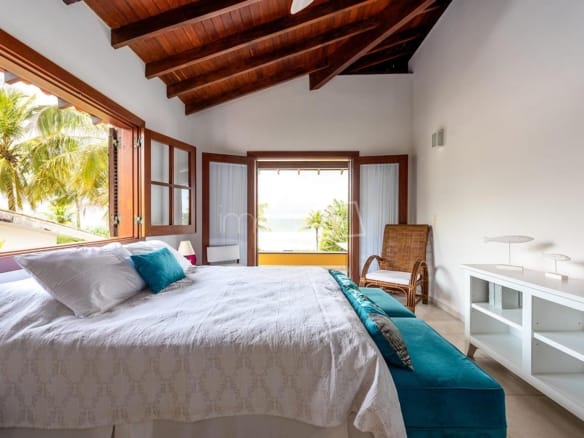 Casa para Venda com 5 quartos, em MARESIAS com 507m²