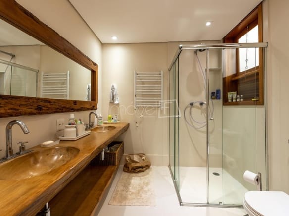 Casa de Condomínio para Venda com 5 quartos, em Barra do Una com 293m²