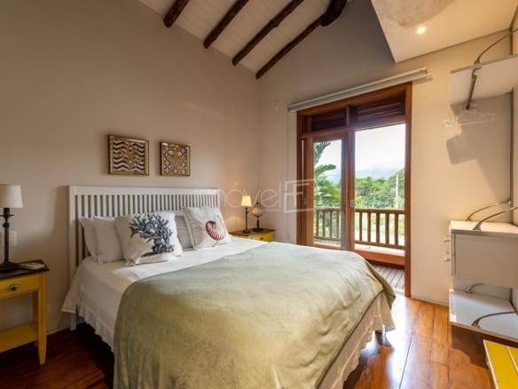 Casa de Condomínio para Venda com 5 quartos, em Barra do Una com 293m²