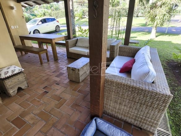 Casa de Condomínio para Venda com 6 quartos, em Camburi com 230m²