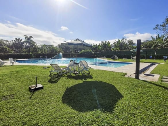 Casa de Condomínio para Venda com 6 quartos, em Camburi com 230m²