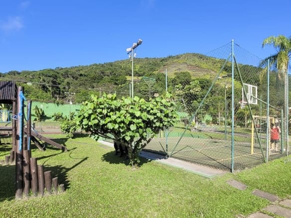 Casa de Condomínio para Venda com 6 quartos, em Camburi com 230m²