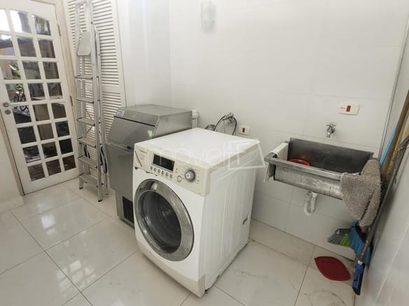 Casa de Condomínio para Venda com 6 quartos, em Camburi com 230m²