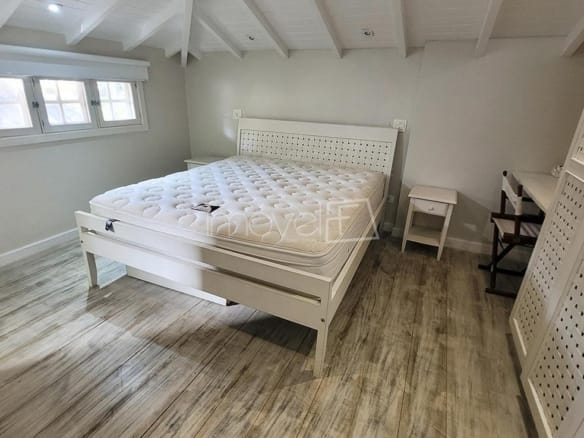 Casa de Condomínio para Venda com 6 quartos, em Camburi com 230m²