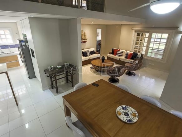 Casa de Condomínio para Venda com 6 quartos, em Camburi com 230m²