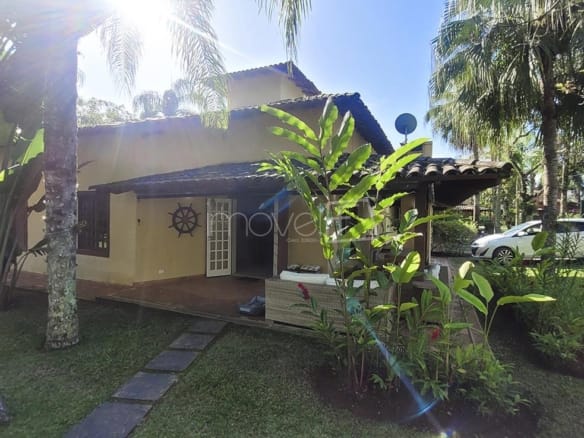 Casa de Condomínio para Venda com 6 quartos, em Camburi com 230m²