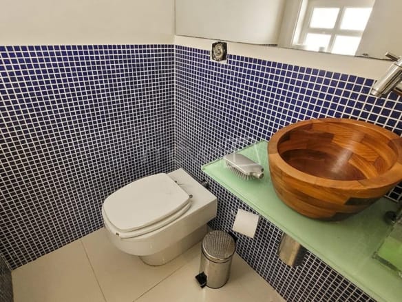 Casa de Condomínio para Venda com 6 quartos, em Camburi com 230m²