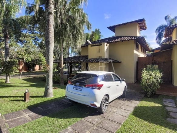 Casa de Condomínio para Venda com 6 quartos, em Camburi com 230m²