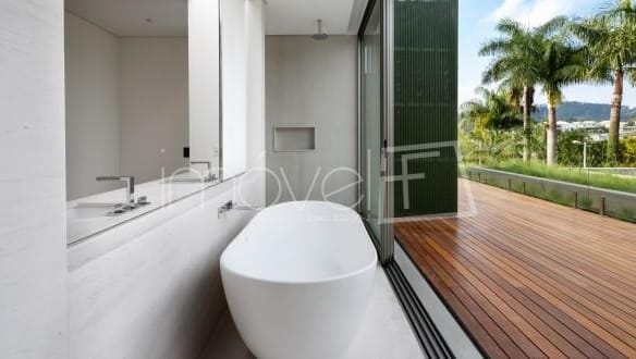 Casa de Condomínio para Venda com 5 quartos, em Tamboré com 1100m²