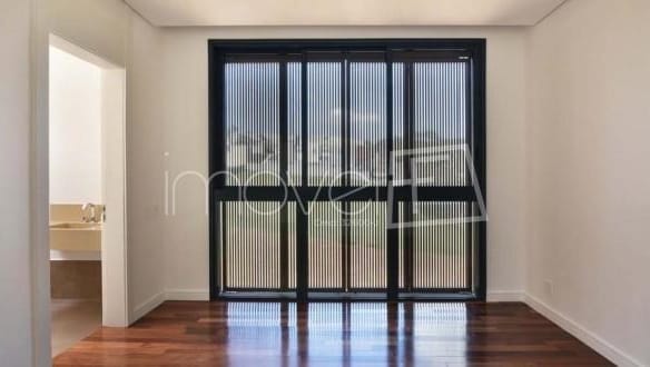 Casa de Condomínio para Venda com 4 quartos, em Tamboré com 537m²