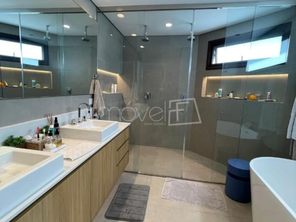 Casa de Condomínio para Venda com 4 quartos, em Tamboré com 692m²