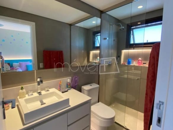 Casa de Condomínio para Venda com 4 quartos, em Tamboré com 692m²