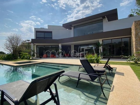 Casa de Condomínio para Venda com 4 quartos, em Tamboré com 692m²