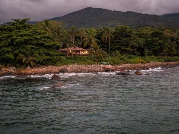 Casa de Condomínio para Venda com 4 quartos, em Ilhabela com 432m²