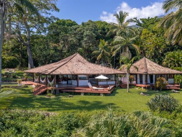Casa de Condomínio para Venda com 4 quartos, em Ilhabela com 432m²