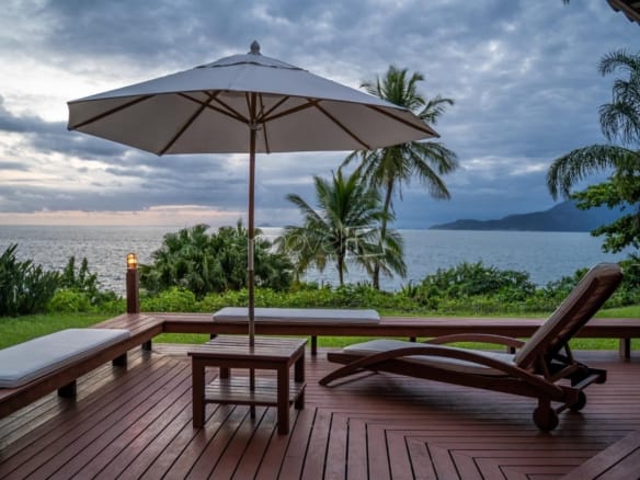 Casa de Condomínio para Venda com 4 quartos, em Ilhabela com 432m²