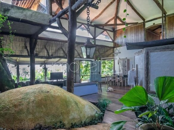 Casa de Condomínio para Venda com 5 quartos, em Ilhabela com 700m²