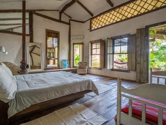 Casa de Condomínio para Venda com 5 quartos, em Ilhabela com 700m²