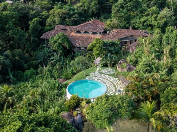 Casa de Condomínio para Venda com 5 quartos, em Ilhabela com 700m²