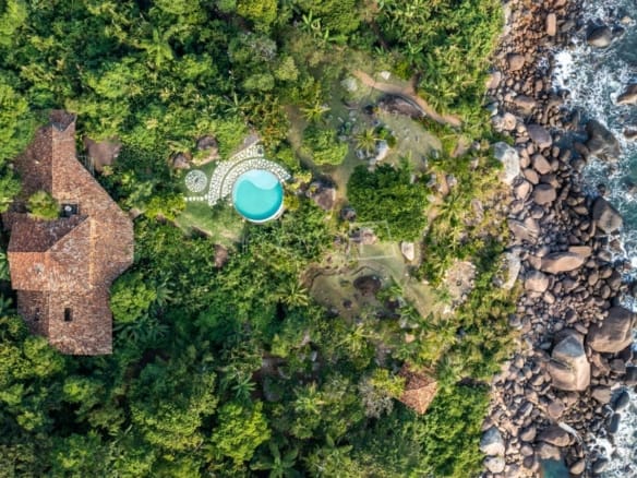 Casa de Condomínio para Venda com 5 quartos, em Ilhabela com 700m²