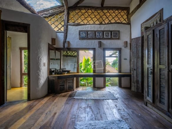 Casa de Condomínio para Venda com 5 quartos, em Ilhabela com 700m²