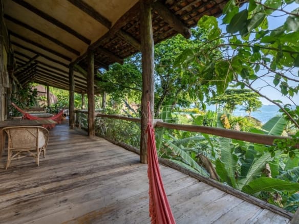 Casa de Condomínio para Venda com 5 quartos, em Ilhabela com 700m²