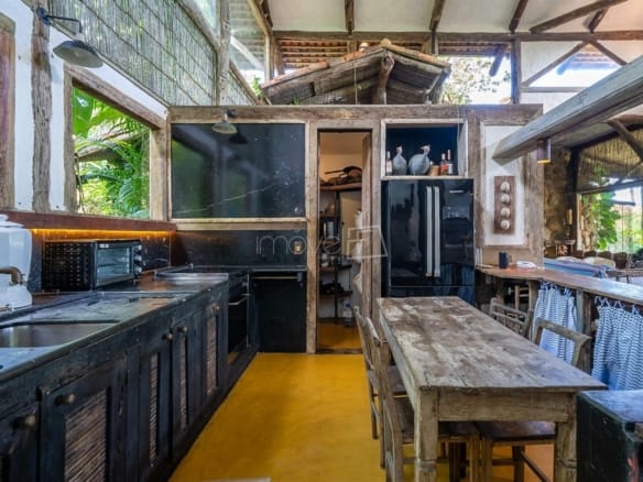 Casa de Condomínio para Venda com 5 quartos, em Ilhabela com 700m²