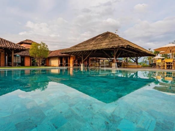 Casa para Venda com 11 quartos, no Condomínio Roteiro do Sol – vista praia da Cocanha, com 1400m²