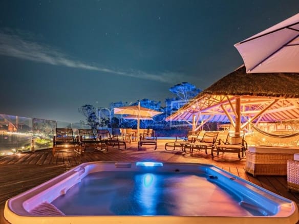 Casa para Venda com 11 quartos, no Condomínio Roteiro do Sol – vista praia da Cocanha, com 1400m²