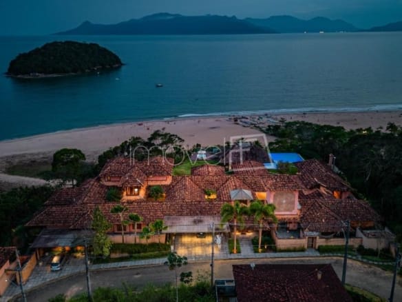 Casa para Venda com 11 quartos, no Condomínio Roteiro do Sol – vista praia da Cocanha, com 1400m²