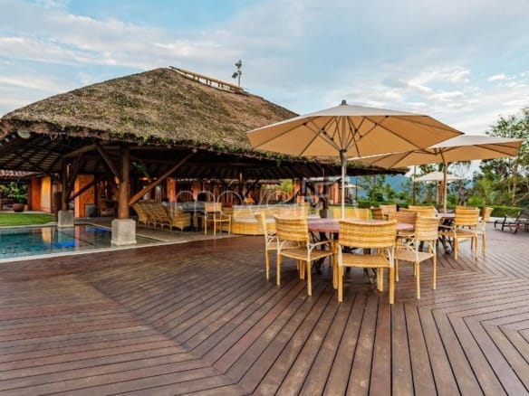 Casa para Venda com 11 quartos, no Condomínio Roteiro do Sol – vista praia da Cocanha, com 1400m²