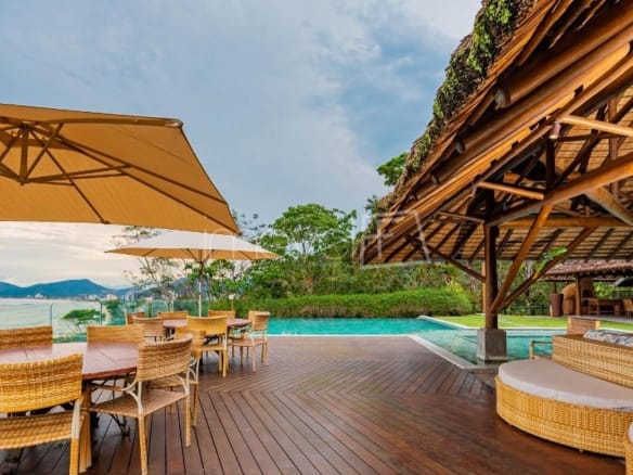 Casa para Venda com 11 quartos, no Condomínio Roteiro do Sol – vista praia da Cocanha, com 1400m²