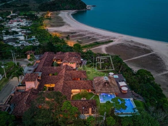 Casa para Venda com 11 quartos, no Condomínio Roteiro do Sol – vista praia da Cocanha, com 1400m²