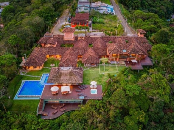 Casa para Venda com 11 quartos, no Condomínio Roteiro do Sol – vista praia da Cocanha, com 1400m²