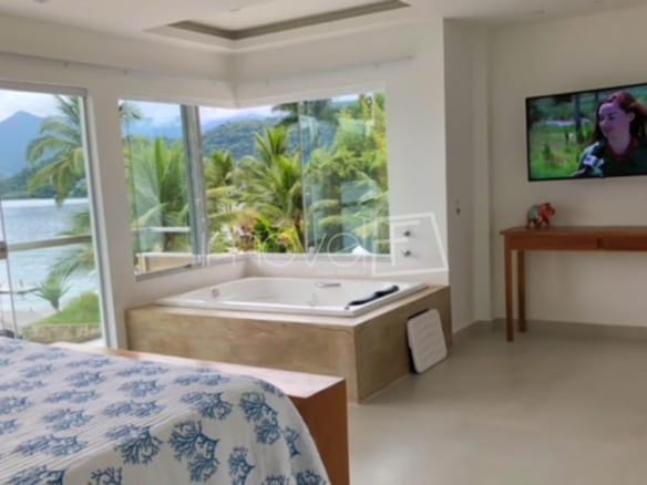 Casa de Condomínio para Venda com 11 quartos, em Bracuí (Cunhambebe) com 1330m²