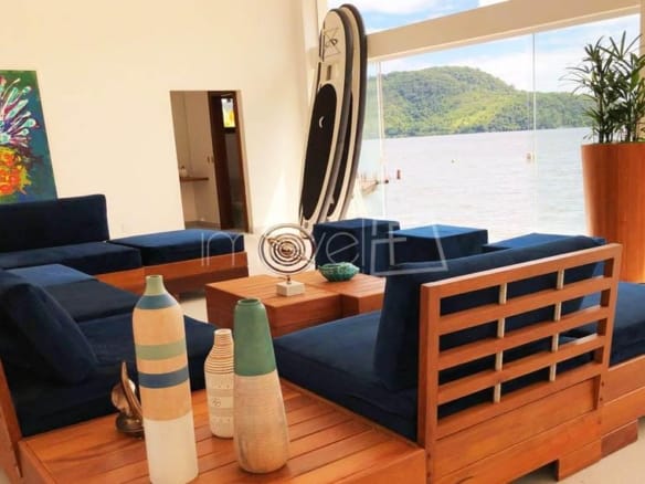 Casa de Condomínio para Venda com 11 quartos, em Bracuí (Cunhambebe) com 1330m²