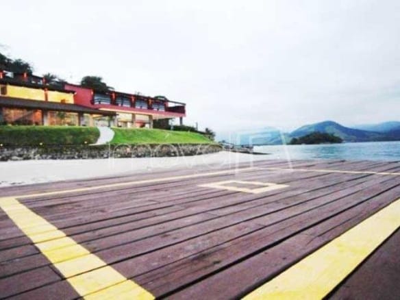 Casa de Condomínio para Venda com 13 quartos, em Bracuí (Cunhambebe) com 1680m²