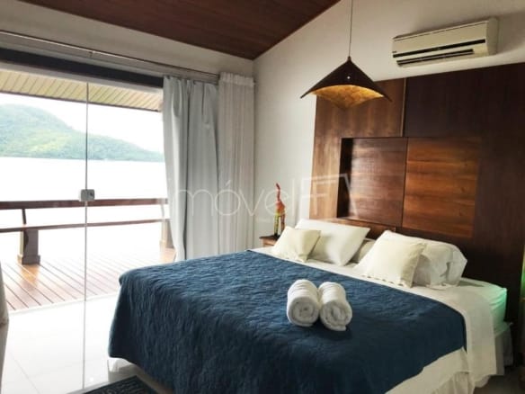 Casa de Condomínio para Venda com 13 quartos, em Bracuí (Cunhambebe) com 1680m²